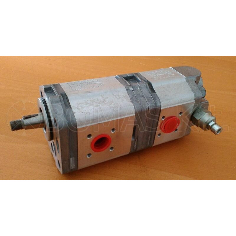 Double gear pump group 2 (CCW) + relief valve